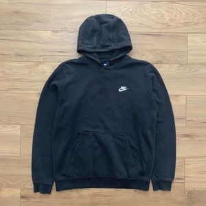 ▪️Nike essential Hooded Sweatshirt (Fits S)